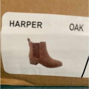 Seven7 PAIR OF HARPER OAK COLOR ANKLE BOOTS SIZE 10 GREAT TEXTURE LOW HEEL BNIB